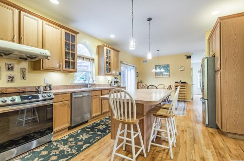 54 Casey Ln, Mount Sinai NY  11766-2336 exterior