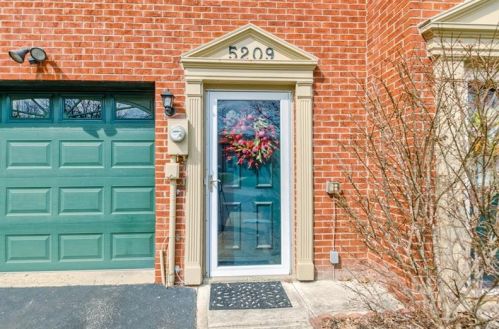 5209 Lantern Hill Dr, Pittsburgh, PA 15236-1579
