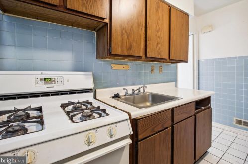 2527 High St, Washington, DC 20020-4404