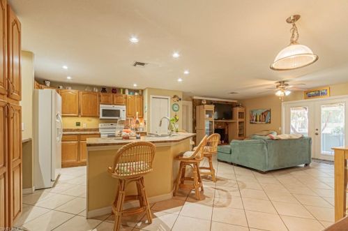 3471 Papaya St, Saint James City FL  33956-2573 exterior