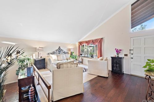 2 Emperor, Irvine CA 92604-1918 exterior