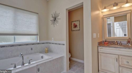 7127 Roosevelt Ave, Falls Church VA  22042-1623 exterior