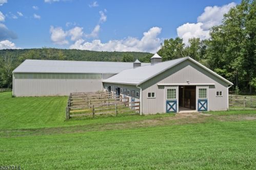 709 Jackson Valley Rd, Oxford, NJ 07863-3328