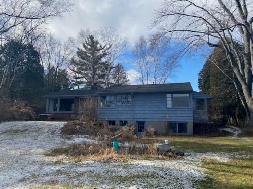 13530 Lakewood Dr, Thiensville WI  53097-2412 exterior