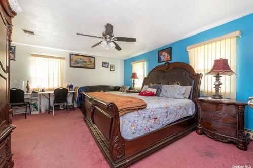 138 Gerhard Rd, Hicksville NY  11803-5513 exterior