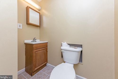 302 Land Or Dr, Ruther Glen VA  22546-1241 exterior