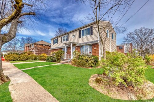 68 Crest Ave, Floral Park, NY 11003-1909