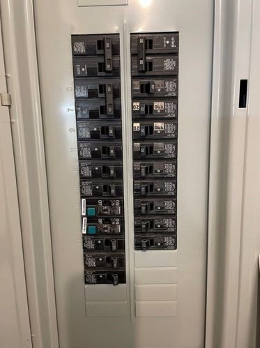 35 Collins St, Danvers MA 01923-2654 exterior