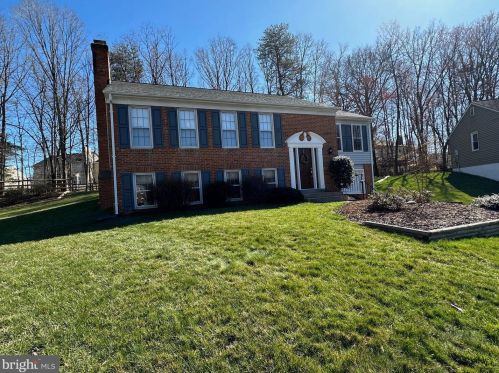8921 Renshaw Ct, Springfield, VA 22153-1645