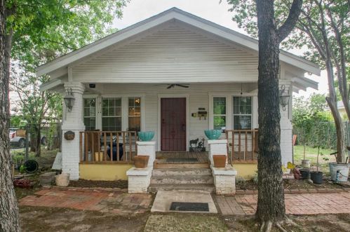 1307 Ash Crescent St, Fort Worth, TX 76104-5605
