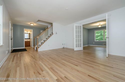 86 Serpentine Dr, Berkeley Township NJ  08721-3051 exterior