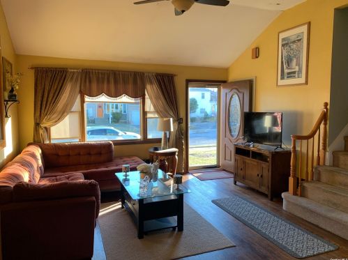 3577 Roanoke St, Seaford NY  11783-3005 exterior