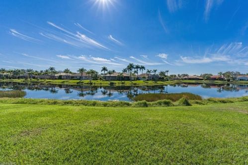 4808 Shearwater Ln, Naples, FL 34119-8839