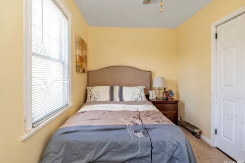 94 Waldorf Ave, Floral Park NY  11003-1519 exterior