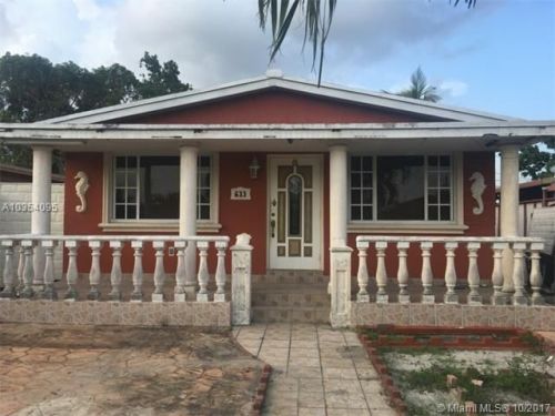 633 45th St, Hialeah, FL 33013-1921