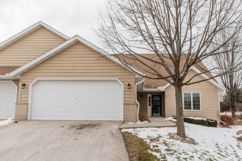 955 Spy Glass Hl, Waterford, WI 53185-3996