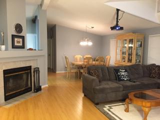 1085 Tasman Dr, Sunnyvale CA  94089-5001 exterior