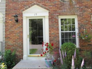 19 Silvermine Mnr, Brookfield Center, CT 06804-3334
