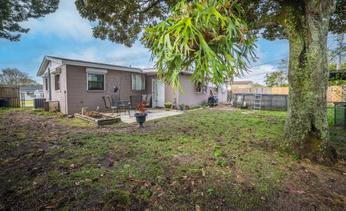 85 Sky Ln, Titusville, FL 32796-2233