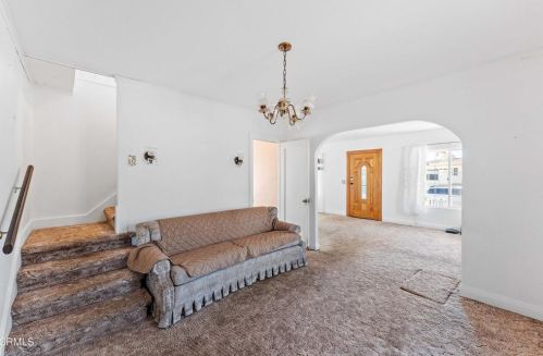 409 10th St, Santa Paula CA  93060-2123 exterior