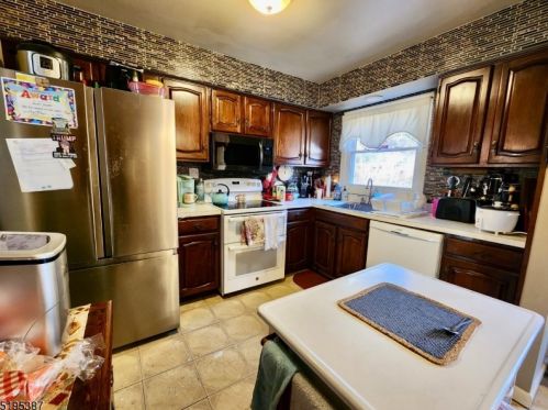 70 Haggerty Rd, Wantage NJ  07461-2706 exterior