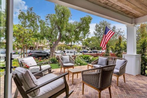 914 B Ave, San Diego, CA 92118-2605