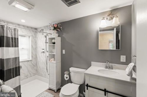 18 Aristone Dr, Berlin Boro NJ  08009-2254 exterior