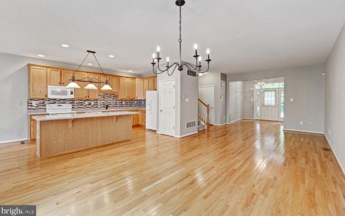 296 Cherry Ln, Kennett Sq PA  19348-4709 exterior