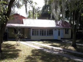 1023 Cumberland St, Lakeland, FL 33801-5628
