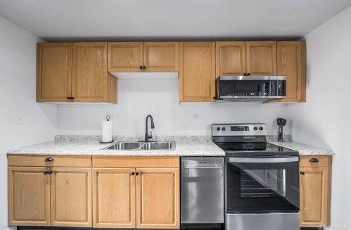 180 Woburn Farm Cir, Englewood OH  45322-3425 exterior