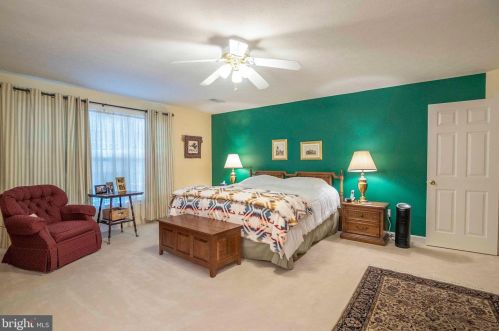 160 Manor Dr, Edinburg VA  22824-3579 exterior