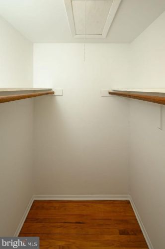 16 Gloucester Ln, Trenton NJ  08618-1006 exterior