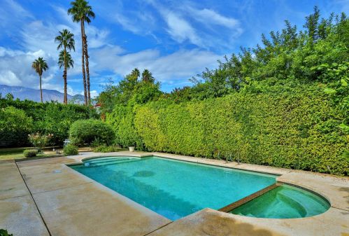 3382 Loma Vista Cir, Palm Springs, CA 92264-3518