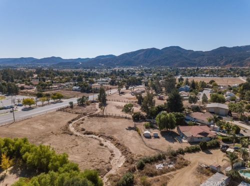 22414 Black Beauty Trl, Wildomar CA  92595-9764 exterior