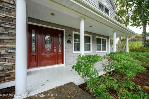 355 Elm Ln, Bricktown, NJ 08723-6358