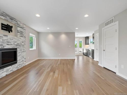 1140 Cook St, Denver CO 80205-5010 exterior