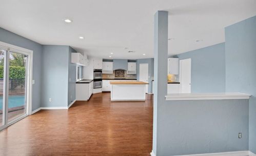 1260 Hoover St, Escondido CA  92027-1415 exterior