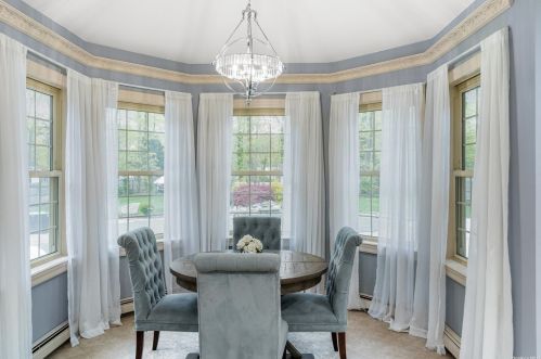 55 Chestnut St, Mount Sinai NY  11766-2326 exterior