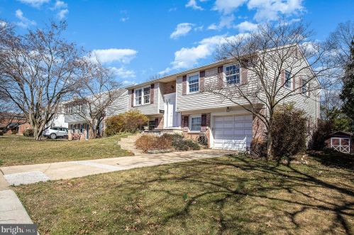 21 Oak Ave, Camp Hill, PA 17011-4237