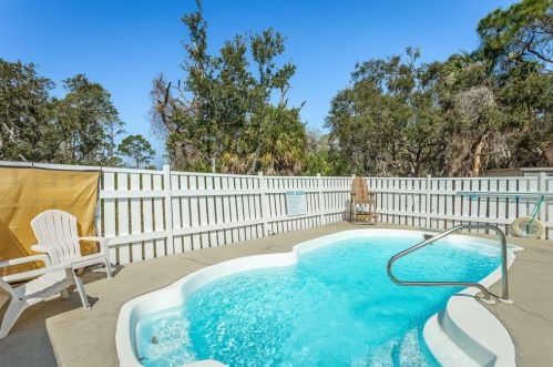 441 Gulf Beach Dr, Saint George Island FL  32328-2811 exterior