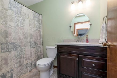 138 Cavalcade Ln, Pataskala OH  43062-9544 exterior