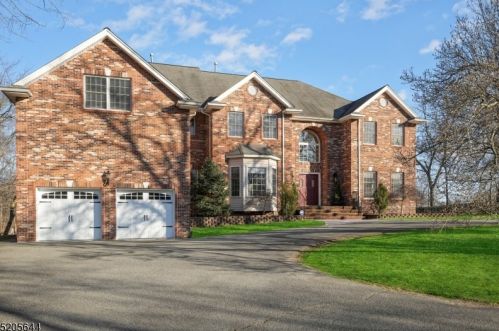 409 Beverwyck Rd, Parsippany NJ  07054-1537 exterior