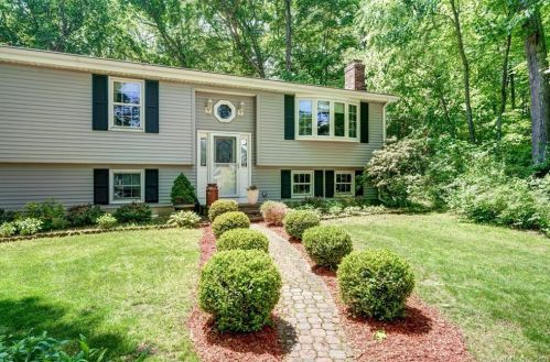 415 Hidden Lake Rd, Higganum, CT 06441-4541