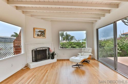 46 F St, Encinitas CA  92024-3601 exterior