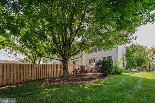 312 Hedgestone Ter, Leesburg VA  20176-4842 exterior