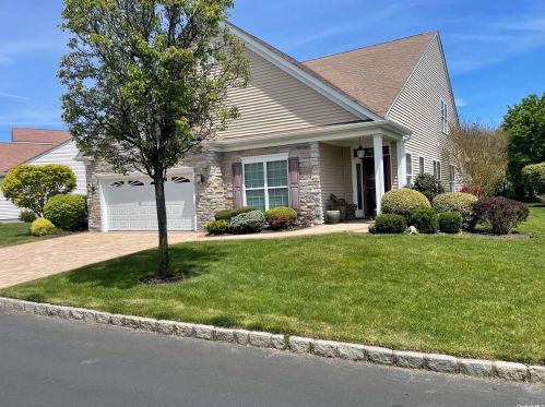 20 Louden Loop, Mount Sinai, NY 11766-3410