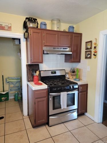 8170 San Luis Ave, South Gate CA 90280-4740 exterior