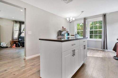 26 Blish Rd, East Hampton CT  06447-1110 exterior