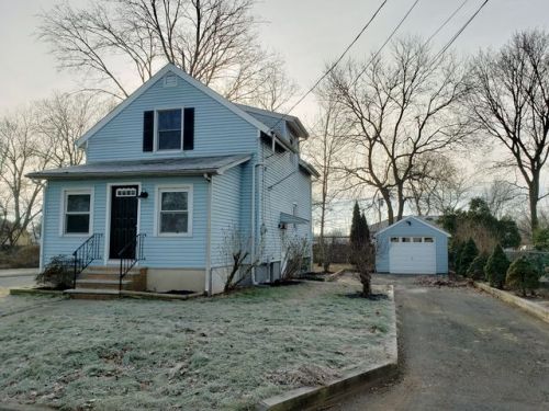 132 8th St, Piscataway, NJ 08854-1504