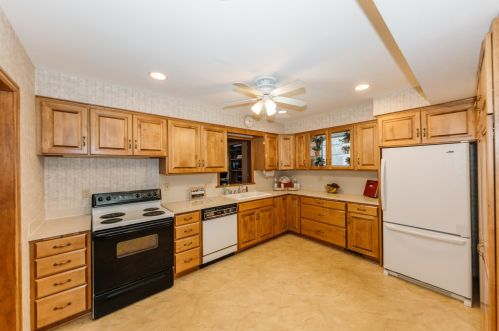 2551 95, Milwaukee WI 53227-2339 exterior